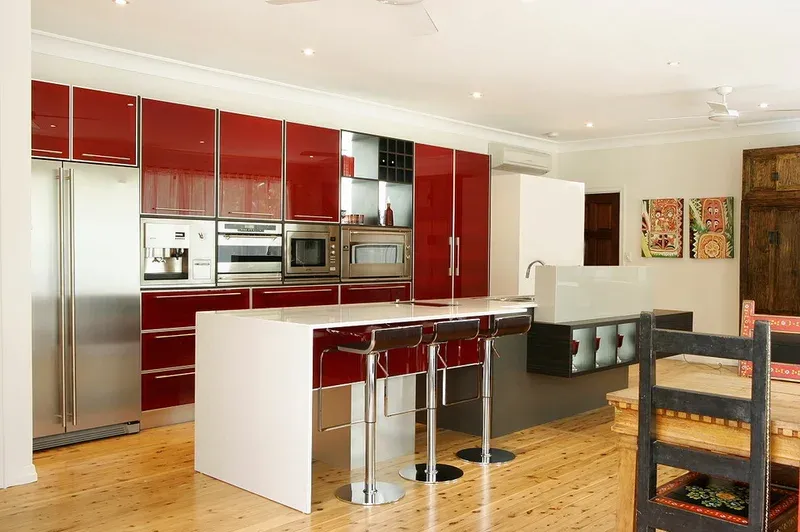 red-is-the-new-black-enigma-interiors-img~e1214f4e012d9c58_3644-1-dcfc158-w800-h532-b0-p0.webp