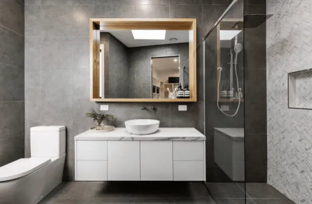 VANITIES-SPORT-CLEAN-LINES-FLEXIBLE-STORAGE-image-2.webp